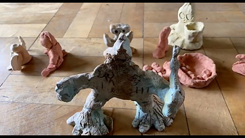 “Dogu (Clay figurines) go to meet Dogu” Kim Myong Hwa